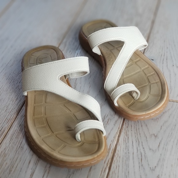 born toe loop sandals